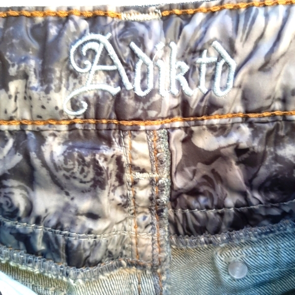💥 ADIKTD 💥 Distressed Women's Jeans, For Tall gals! - Picture 5 of 6